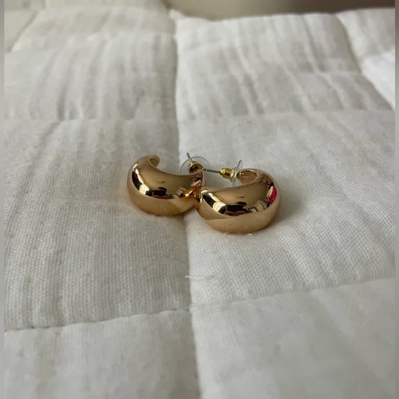 Gold Plated Teardrop Earrings - Picture 4 of 5